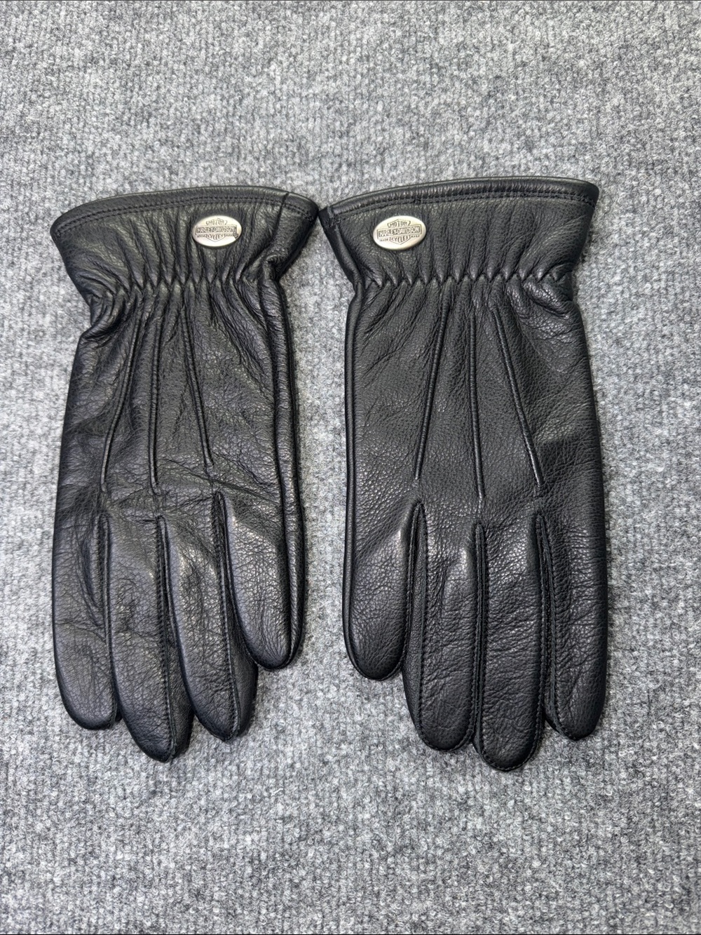 Harley-Davidson Black Leather Men’s Gloves with Metal Logo